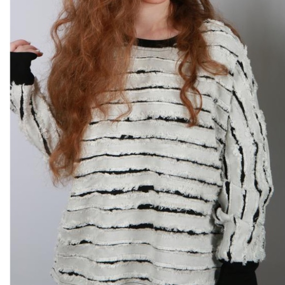 Women’s oversized long sleeve shirt